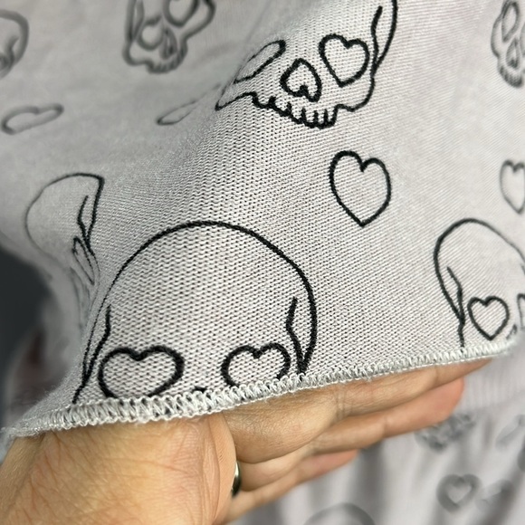 Chaser blush pink skull and hearts hooded sweater and pant set small and medium - Picture 5 of 11